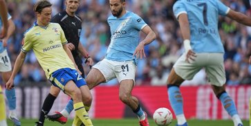 Drama Bek Kiri Manchester United: Sempat Bidik Rayan Ait-Nouri, Malah Terbentur Syarat dari Man City Drama Bek Kiri Manchester United: Sempat Bidik Rayan Ait-Nouri, Malah Terbentur Syarat dari Man City