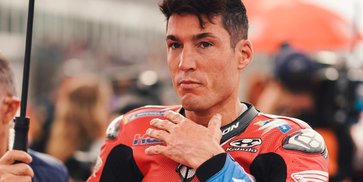 Momen Emosional Aleix Espargaro di MotoGP Mandalika: 6 Bulan Absen karena Cedera Punggung, Kini Balapan Lagi!