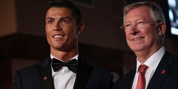 Kisah Haru Sir Alex Ferguson: Nyaris Menangis Saat Cristiano Ronaldo Pamit dari MU ke Real Madrid Kisah Haru Sir Alex Ferguson: Nyaris Menangis Saat Cristiano Ronaldo Pamit dari MU ke Real Madrid