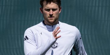 Matthijs De Ligt Sudah Kembali Berlatih di Rumput, Bisa Lekas Comeback di MU?