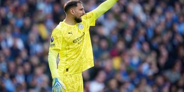Masa Depan Gianluigi Donnarumma Tak Berubah meski Manchester City Terancam Sanksi Masa Depan Gianluigi Donnarumma Tak Berubah meski Manchester City Terancam Sanksi