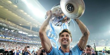 John Stones Tiba untuk Tes Medis Jelang Bergabung dengan Inter Milan John Stones Tiba untuk Tes Medis Jelang Bergabung dengan Inter Milan