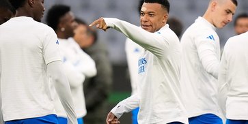 Prediksi Susunan Pemain Los Blancos di laga Bayern vs Real Madrid: Mbappe Starter, Siapa Gantikan Tchouameni? Prediksi Susunan Pemain Los Blancos di laga Bayern vs Real Madrid: Mbappe Starter, Siapa Gantikan Tchouameni?