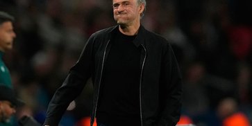 Momen Keakraban Luis Enrique dan Vincent Kompany Usai Laga PSG vs Bayern: Duo Pelatih yang Sajikan Duel Terhebat Musim Ini