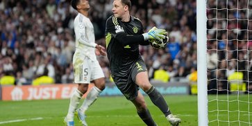 Kompany Puji Penampilan Spesial Manuel Neuer: Konsistensi!