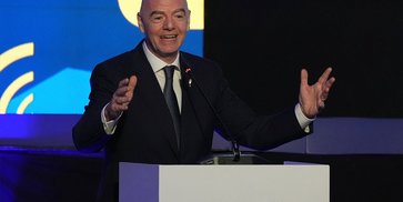 Gianni Infantino Bertemu Erick Thohir Menjelang Kongres FIFA di Kanada: Bahas Sepak Bola Indonesia, Infrastruktur, Kompetisi, dan Pemain Muda