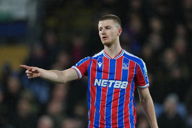 Giggs Sarankan Manchester United Prioritaskan Gelandang Baru Gelandang Crystal Palace, Adam Wharton saat tampil melawan Burnley di Selhurst Park Stadium, 11 Februari 2026 lalu. (c) AP Photo/Dave Shopland