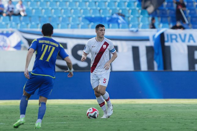 Babak Pertama: Gabi Buka Keunggulan