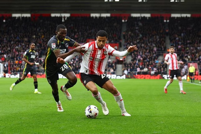 Peremajaan Lini Tengah