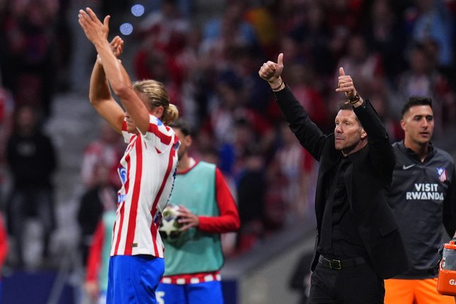 Pelatih Atletico Madrid, Diego Simeone usai laga leg pertama semifinal Liga Champions melawan Arsenal, 30 April 2026. (c) AP Photo/Manu Fernandez