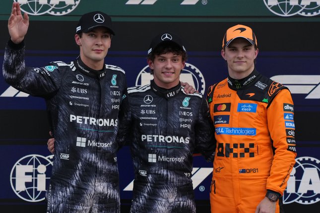 George Russell, Kimi Antonelli, dan Oscar Piastri (c) AP Photo/Hiro Komae