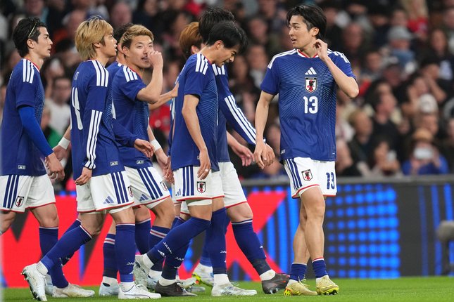 Babak Pertama Inggris vs Jepang