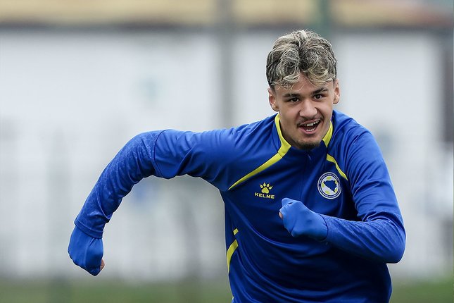 Bintang muda Bosnia, Kerim Alajbegovic. (c) AP Photo/Armin Durgut