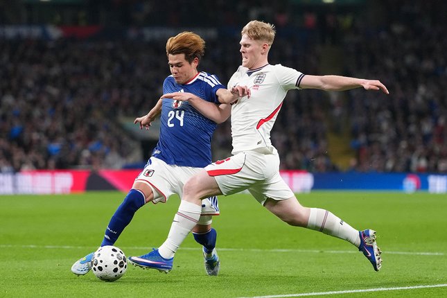 Pemain Pengganti dan Pelatih