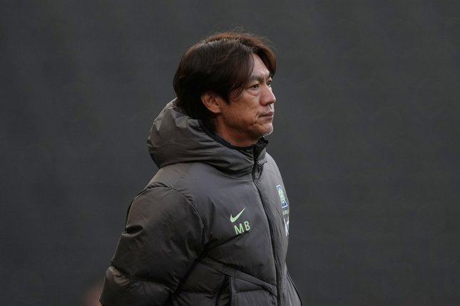 Profil Pelatih Timnas Korea Selatan - Hong Myung-Bo Pelatih Timnas Korea Selatan, Hong Myung-Bo (c) AP Photo/Dave Shopland