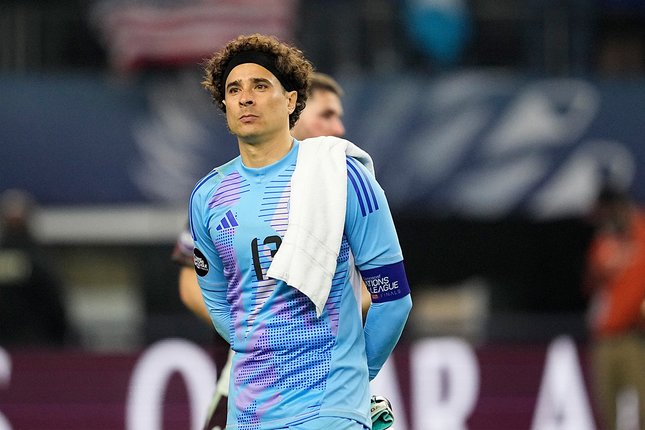 Guillermo Ochoa (40 Tahun)
