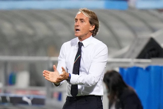 7. Roberto Mancini - Manchester City 2011-12 Roberto Mancini saat menangani Timnas Italia. (c) AP Photo/Luca Bruno