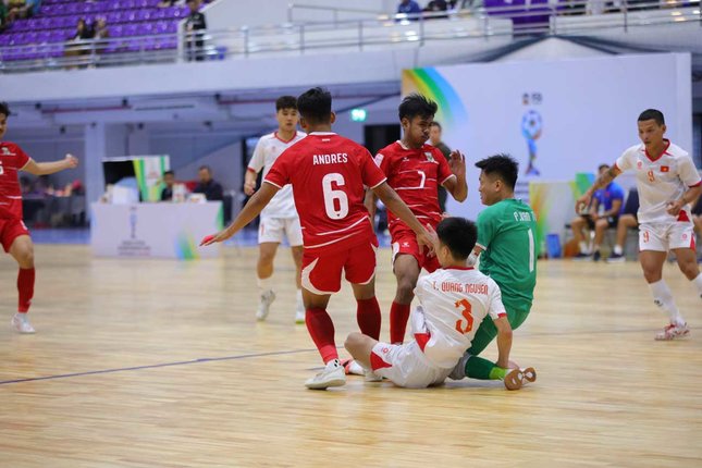 Duel antara Timnas Futsal Indonesia dan Vietnam pada laga babak semifinal Piala AFF Futsal 2026 (c) Dok. FFI