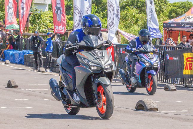 Yamalube Turbo Matic Drag Battle dalam Yamaha Cup Race 2025 Seri Bulukumba di Titik Nol Tanjung Bira. (c) Yamaha Indonesia