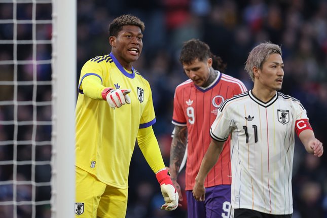 Statistik Zion Suzuki