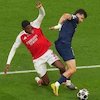 Penalti untuk PSG Tepat, Tapi Mengapa Cristhian Mosquera Tidak Dapat Kartu Kuning Kedua?