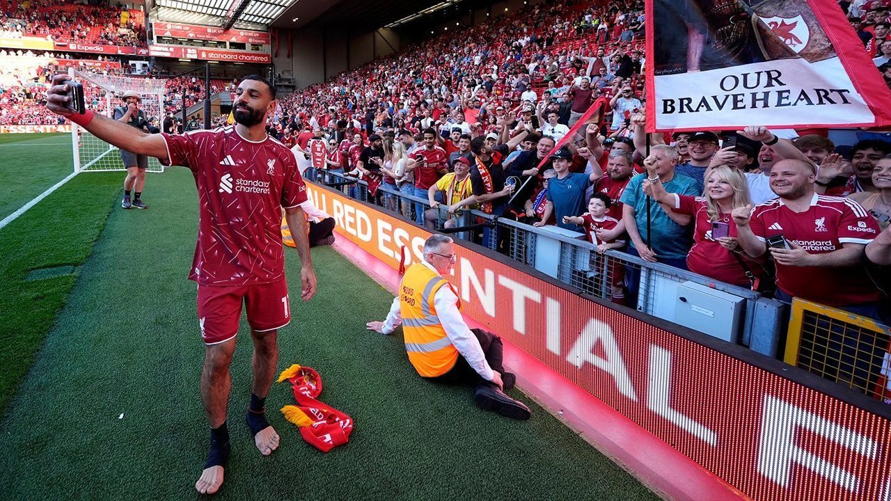 7 Pelajaran Penting dari Laga Liverpool vs Brentford: Tiket Eropa, Air Mata, dan Akhir Era Legenda