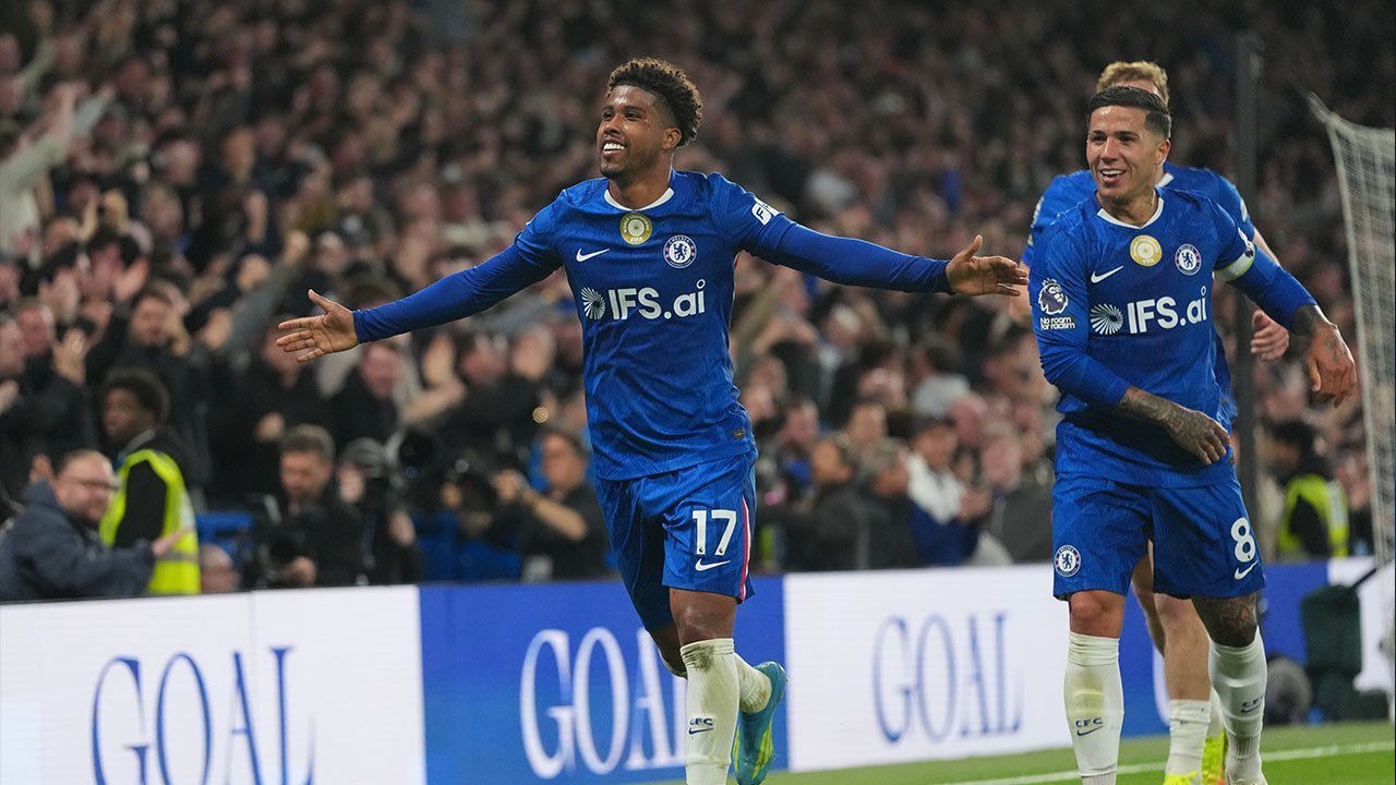 Manuver Mengejutkan MU: Andrey Santos Masuk Radar, Chelsea Siap Kehilangan Gelandang Masa Depan? Manuver Mengejutkan MU: Andrey Santos Masuk Radar, Chelsea Siap Kehilangan Gelandang Masa Depan?