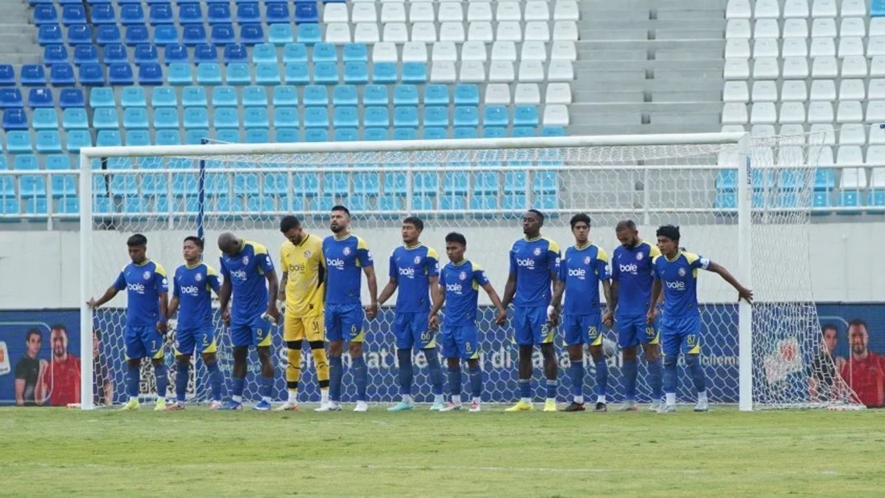 Ogah Remehkan PSBS Biak yang Terdegradasi, Pelatih Arema FC: Sepak Bola Bisa Mengejutkan Ogah Remehkan PSBS Biak yang Terdegradasi, Pelatih Arema FC: Sepak Bola Bisa Mengejutkan