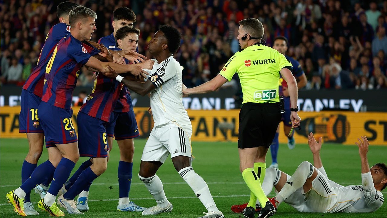 Kalah dari Barcelona, Bisa-bisanya Vinicius Malah Pamer Gelar Liga Champions