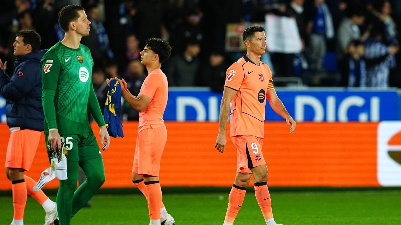 Rapor Pemain Barcelona Saat Kalah di Markas Alaves: Blaugrana Masih Terlalu Larut dalam Euforia Juara