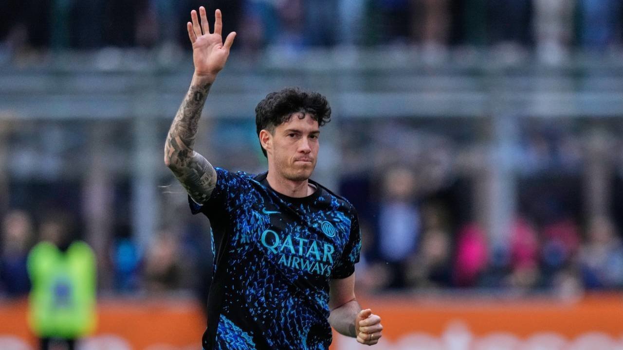Presiden Inter Akui Barcelona Tertarik pada Alessandro Bastoni