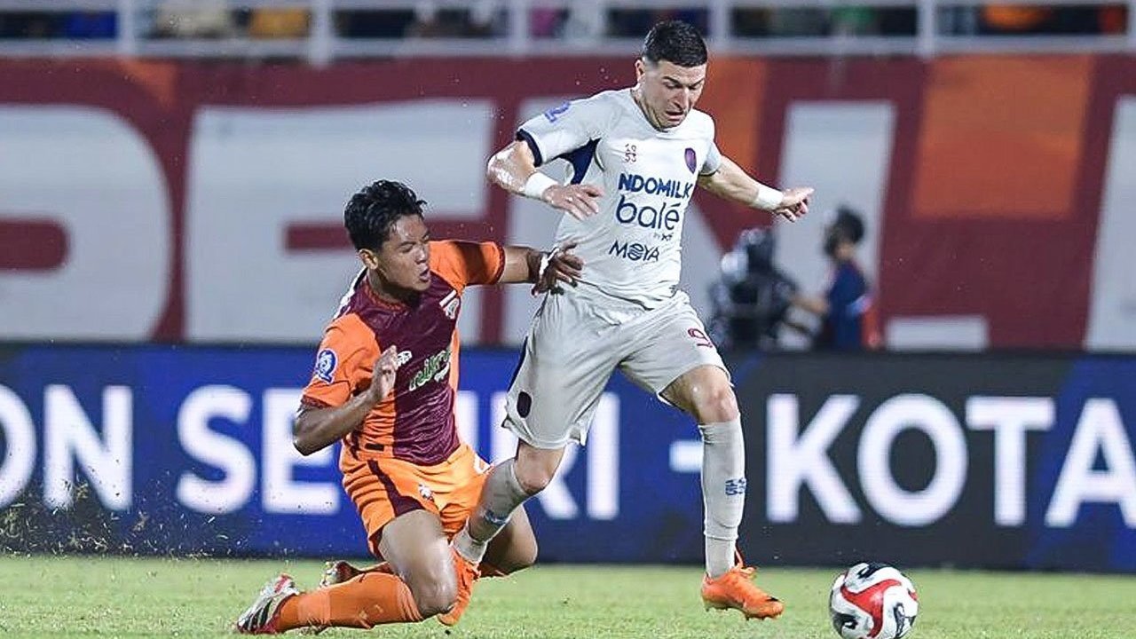 Uniknya Transfer Garudayaksa: Belum Sempat Debut, Alfharezzi Buffon Langsung Dipinjamkan ke Dewa United Uniknya Transfer Garudayaksa: Belum Sempat Debut, Alfharezzi Buffon Langsung Dipinjamkan ke Dewa United