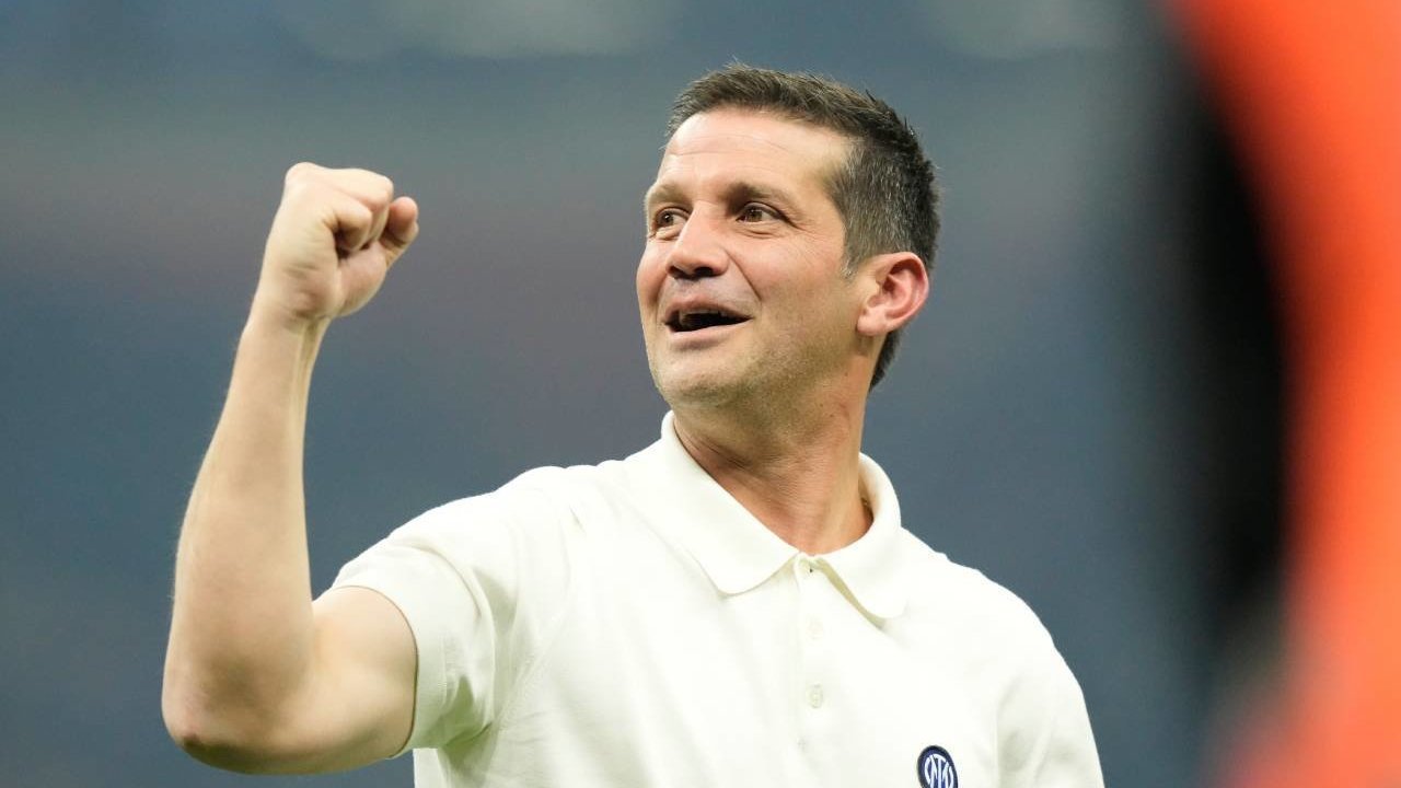 Cristian Chivu Ukir Sejarah, Jadi Pelatih Asing Pertama Juara Serie A Sejak Jose Mourinho