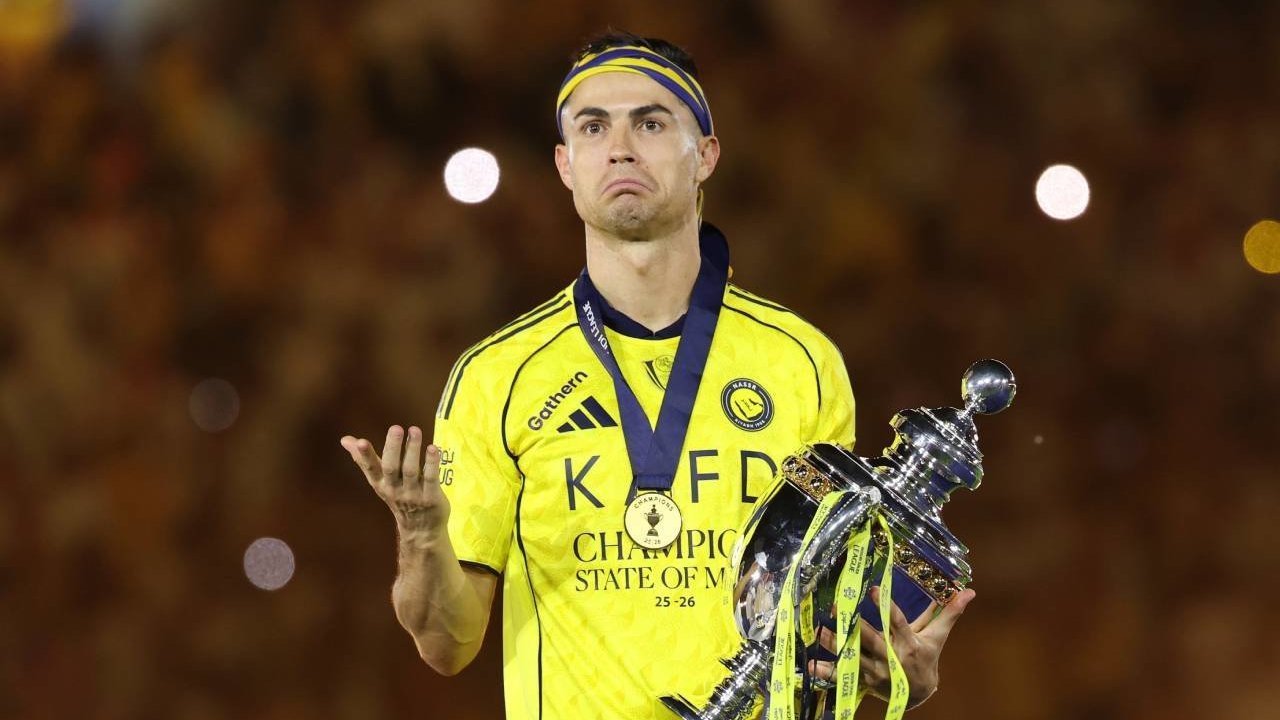 Cristiano Ronaldo Menangis Saat Al Nassr Juara Liga Arab Saudi Cristiano Ronaldo Menangis Saat Al Nassr Juara Liga Arab Saudi