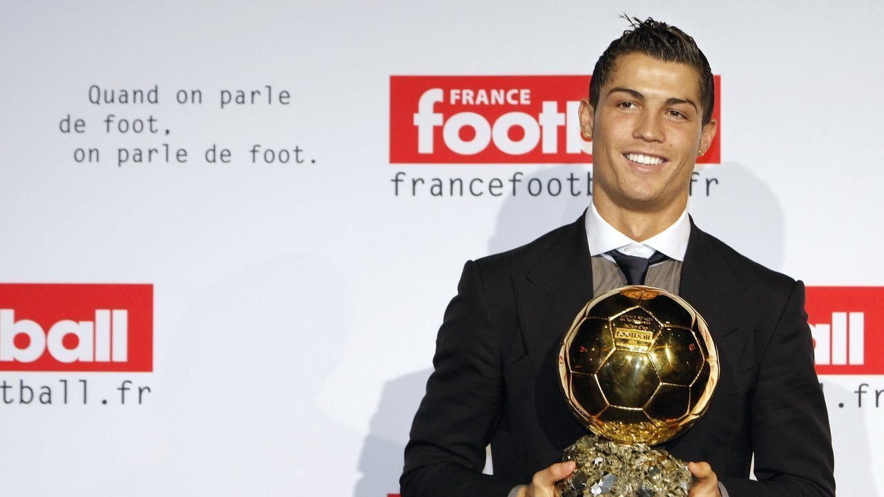 Terlalu Disiplin! Cristiano Ronaldo Minta Latihan Ekstra Hanya Gara-gara Segelas Sampanye