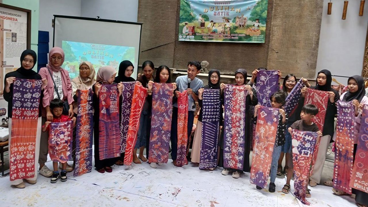 Dari Es Krim ke Batik: Kisah 'Hijrah' Bisnis Fiko Hamparan Rintik Karena Ikut Pelatihan di RKB BRI Malang