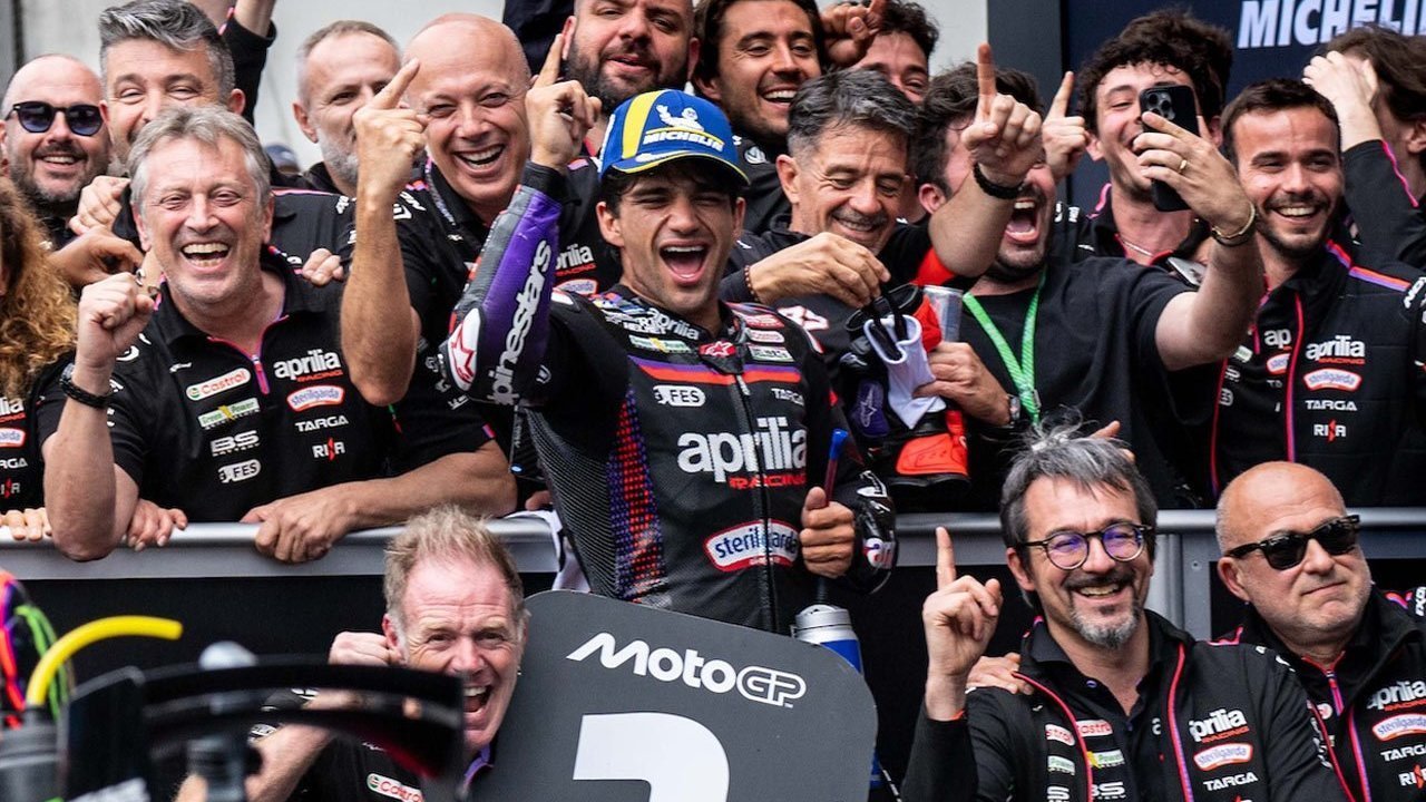 Teringat Polemik Lama, Jorge Martin Bersyukur Aprilia Masih Mau Kerja Bareng di MotoGP 2026 Teringat Polemik Lama, Jorge Martin Bersyukur Aprilia Masih Mau Kerja Bareng di MotoGP 2026