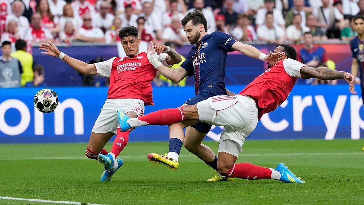 Kontroversi Final Liga Champions: Arsenal Kehilangan Peluang Emas karena Peluit Wasit