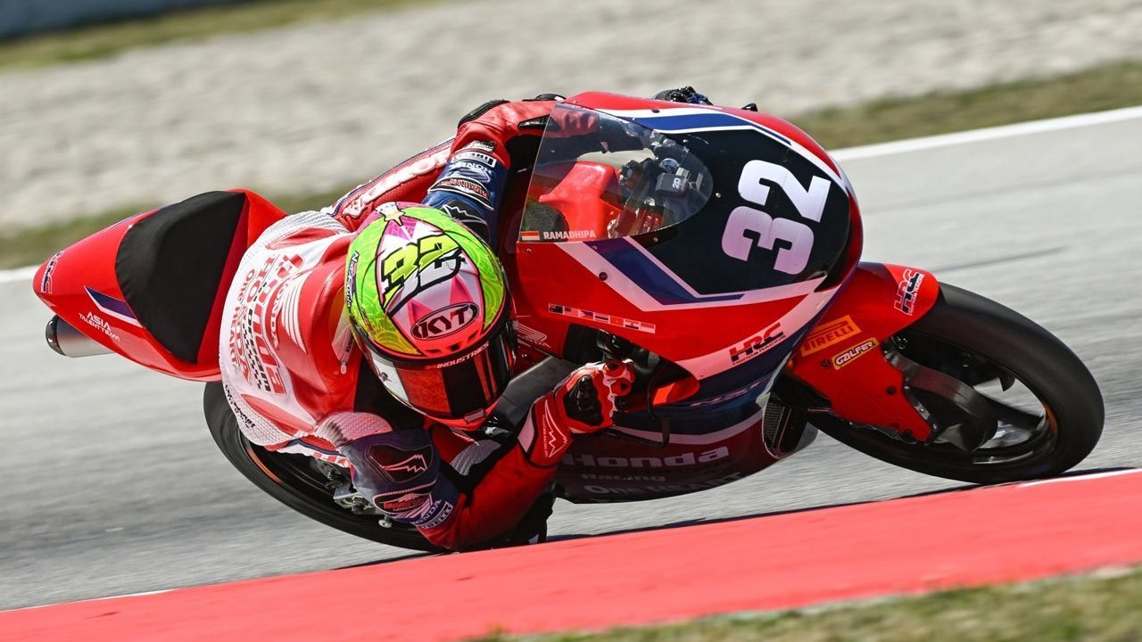 Langsung Kompetitif, Kiandra Ramadhipa Senang Raih Podium dalam Debutnya di Moto3 Junior 2026 Langsung Kompetitif, Kiandra Ramadhipa Senang Raih Podium dalam Debutnya di Moto3 Junior 2026