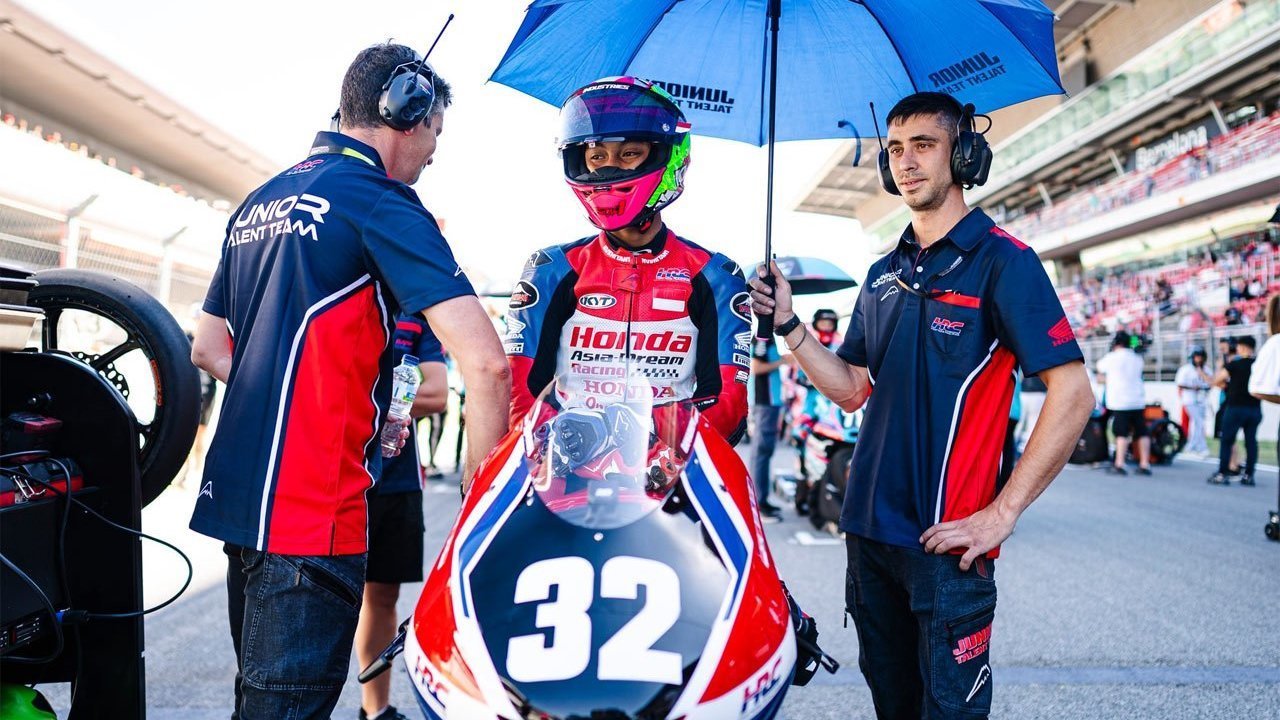 Hasil Berubah, Kiandra Ramadhipa Dinyatakan Naik Podium di Race 1 Moto3 Junior Catalunya 2026 Hasil Berubah, Kiandra Ramadhipa Dinyatakan Naik Podium di Race 1 Moto3 Junior Catalunya 2026