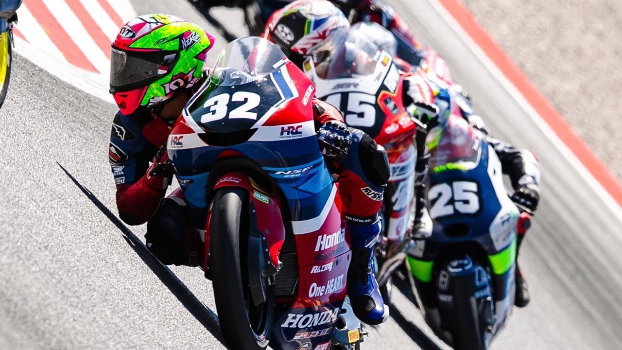 Kiandra Ramadhipa Melesat ke Peringkat 2 Klasemen Moto3 Junior 2026 Usai Naik Podium di Seri Catalunya Kiandra Ramadhipa Melesat ke Peringkat 2 Klasemen Moto3 Junior 2026 Usai Naik Podium di Seri Catalunya