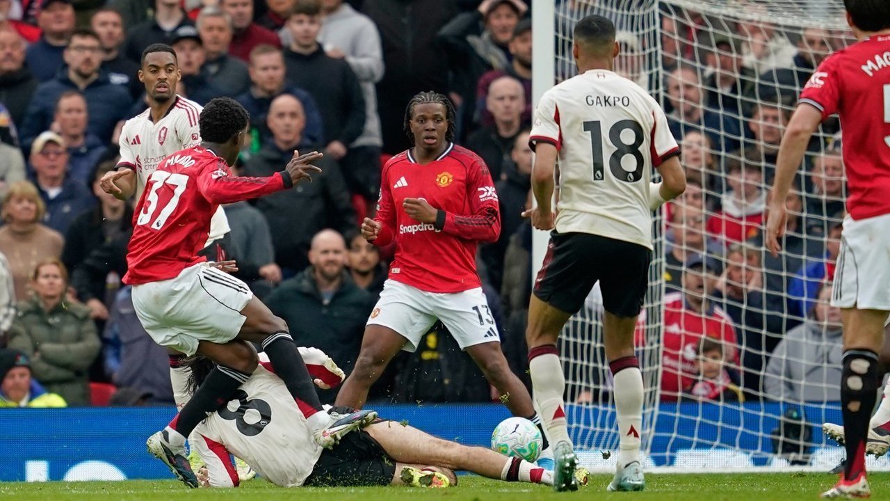 Melihat Kobbie Mainoo Sebagai Monster di Lini Tengah Manchester United Melihat Kobbie Mainoo Sebagai Monster di Lini Tengah Manchester United