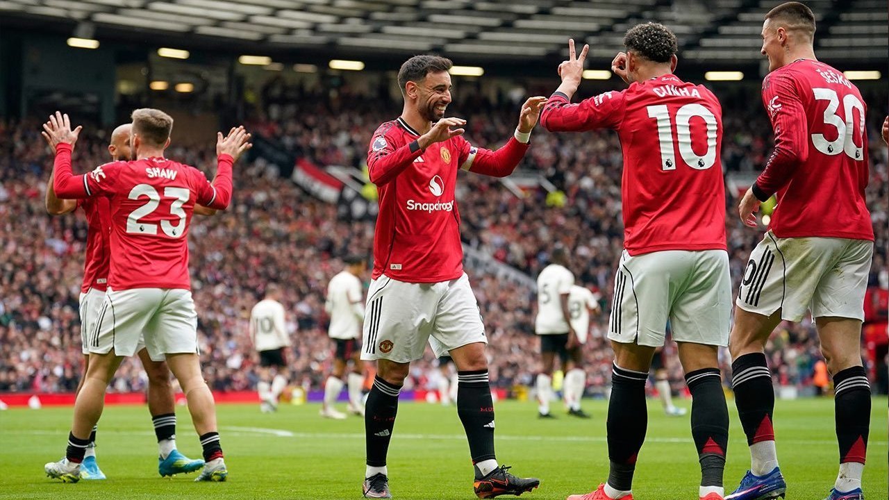 Sikat Liverpool, Segel Tiket Liga Champions, Carrick: Tetap Membumi Manchester United!