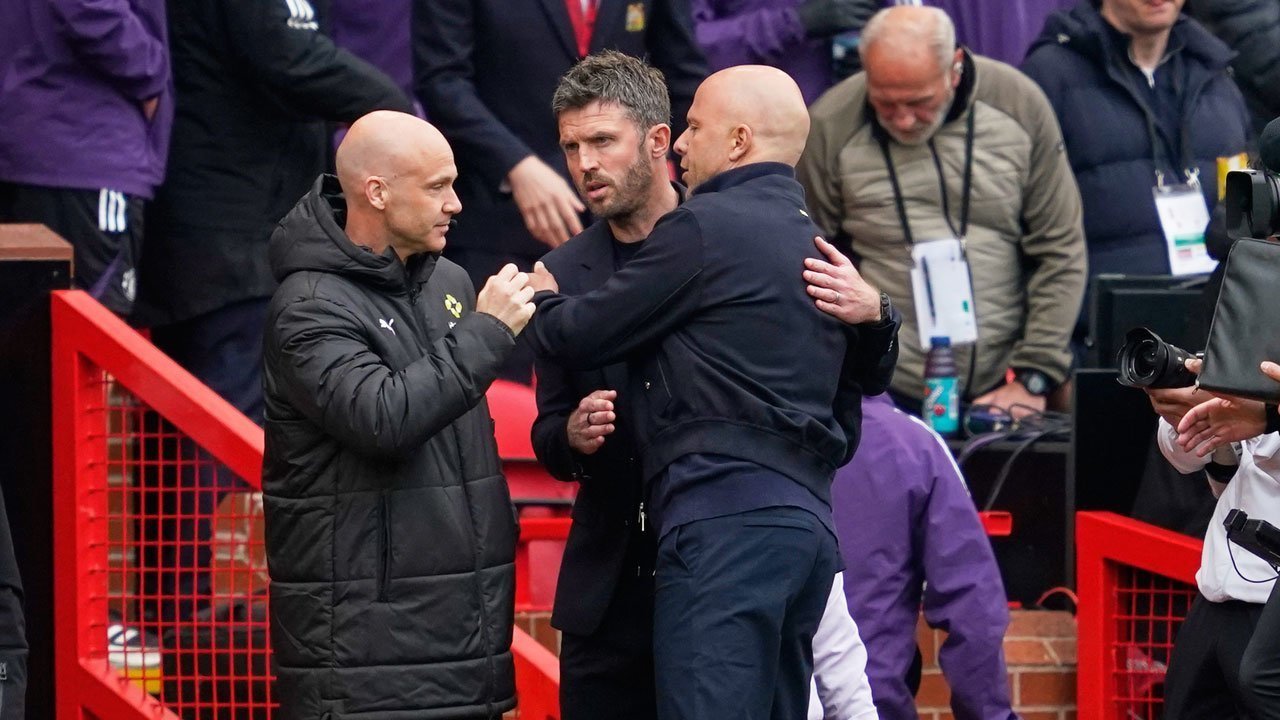 Arne Slot Samai Rekor Buruk Rodgers Usai Liverpool Tumbang di Old Trafford, Alarm Bahaya Menyala?