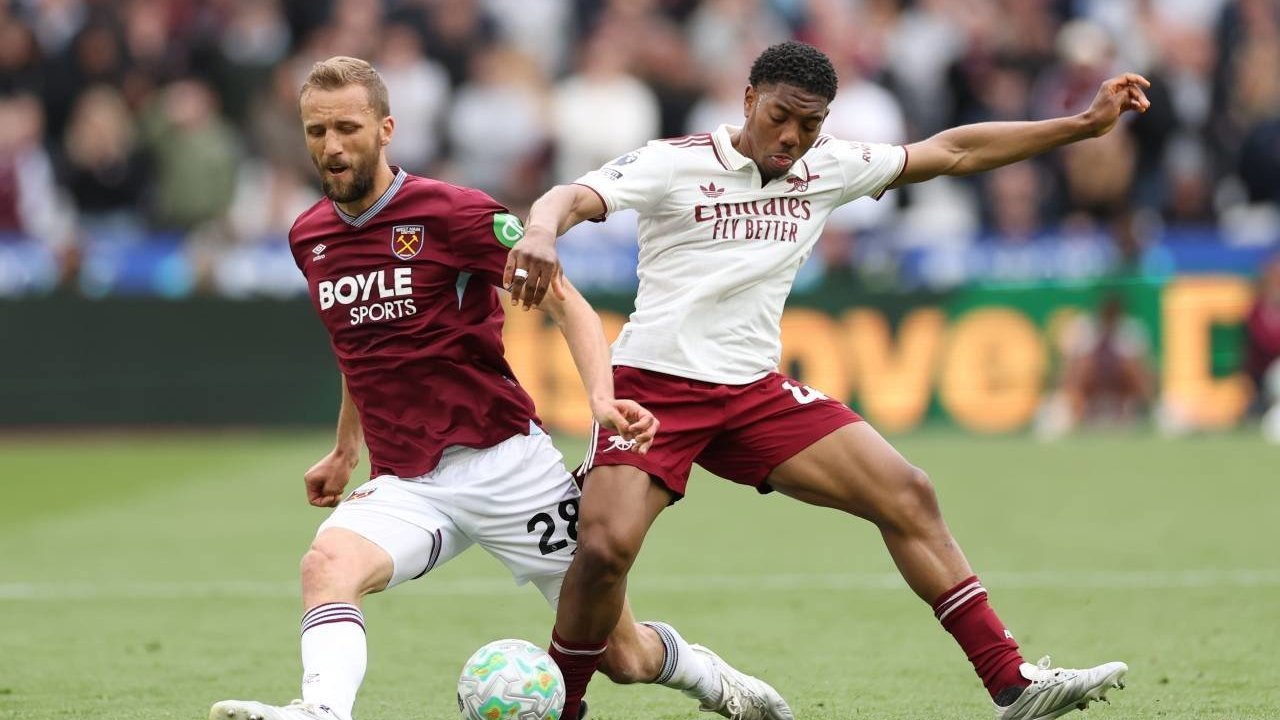 Dirumorkan Bakal Angkut Berlian Arsenal, Begini Sikap Manchester United Dirumorkan Bakal Angkut Berlian Arsenal, Begini Sikap Manchester United