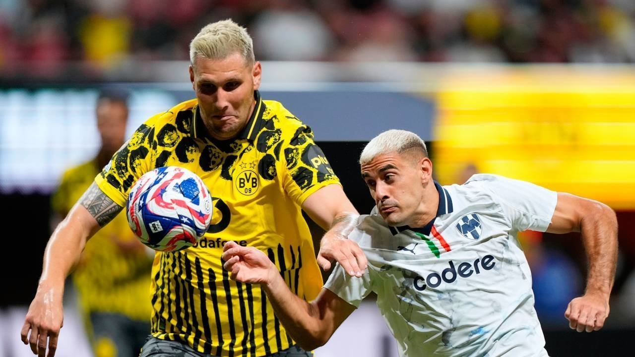 Bek Borussia Dortmund Niklas Sule Putuskan Pensiun di Usia 30 Tahun