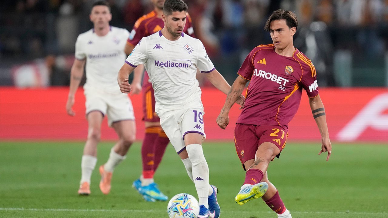 Paulo Dybala Beri Kode Pamit, Derby Lawan Lazio Bakal Jadi Laga Terakhir di Roma? Paulo Dybala Beri Kode Pamit, Derby Lawan Lazio Bakal Jadi Laga Terakhir di Roma?