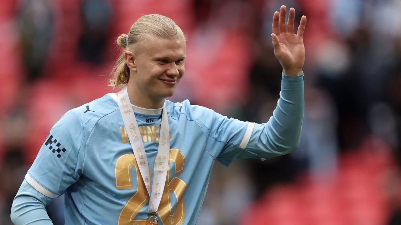 Erling Haaland Raih Sepatu Emas Premier League yang Ketiga Erling Haaland Raih Sepatu Emas Premier League yang Ketiga