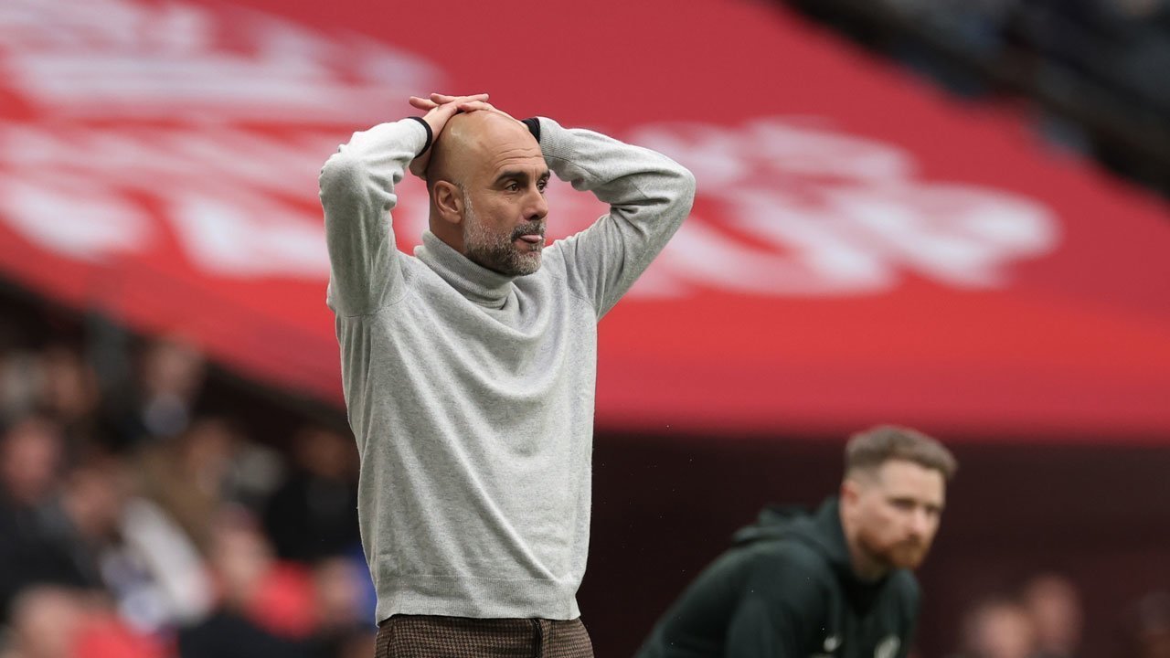 Antoine Semenyo Sebut Pep Guardiola 'Orang Gila' Setelah Bawa Manchester City Juara Piala FA Antoine Semenyo Sebut Pep Guardiola 'Orang Gila' Setelah Bawa Manchester City Juara Piala FA