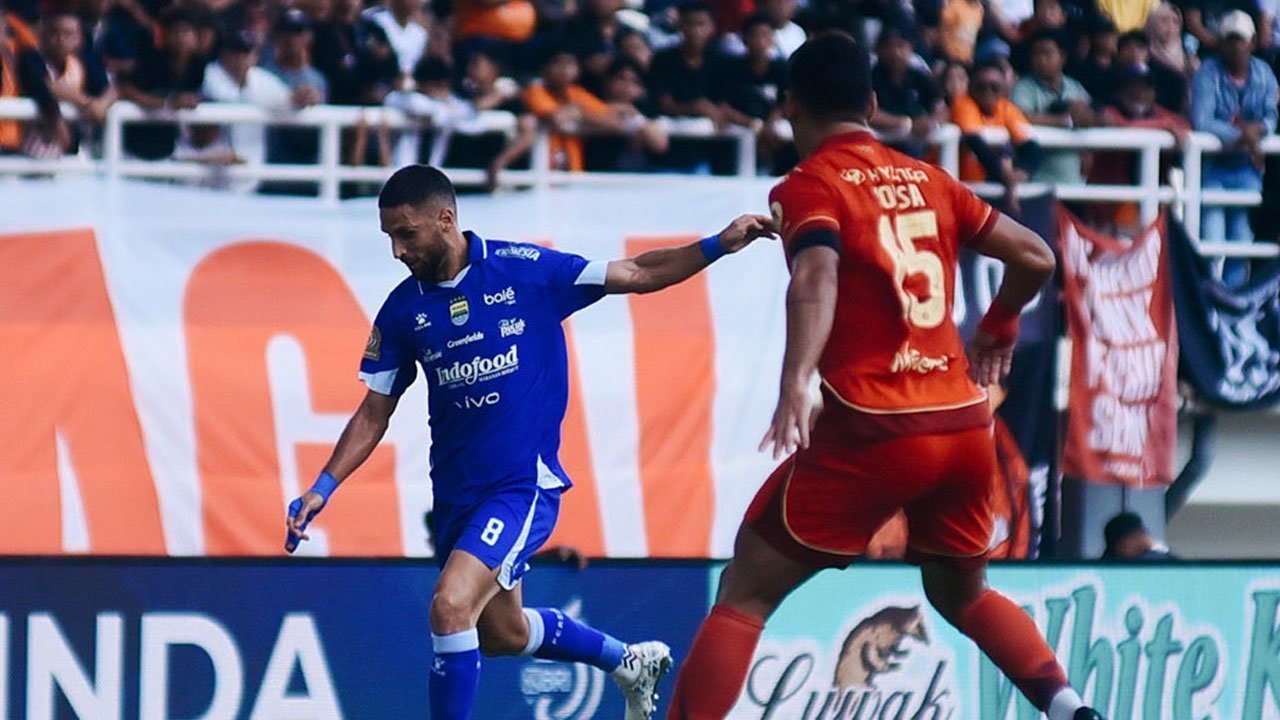 Hasil Persija Jakarta vs Persib Bandung: Brace Adam Alis Bawa Maung Bandung Kokoh di Puncak! Hasil Persija Jakarta vs Persib Bandung: Brace Adam Alis Bawa Maung Bandung Kokoh di Puncak!